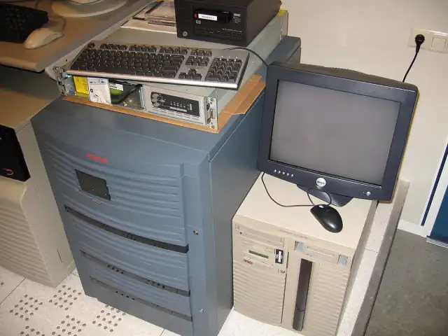 Compaq Alphaserver ES40, DEC server and Dell monitor