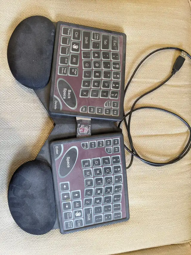 Fingerworks Touchstream Keyboard (landscape)