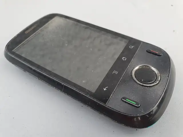 Early Android phone by EMOBILE