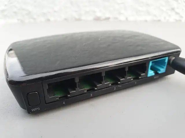 ELECOM WRC 300FEBK WPS WiFi router