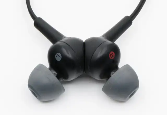 2023 Słuchawki Sony WI XB400 (1)