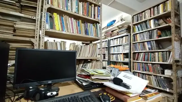 Computer workstation while out of use 4