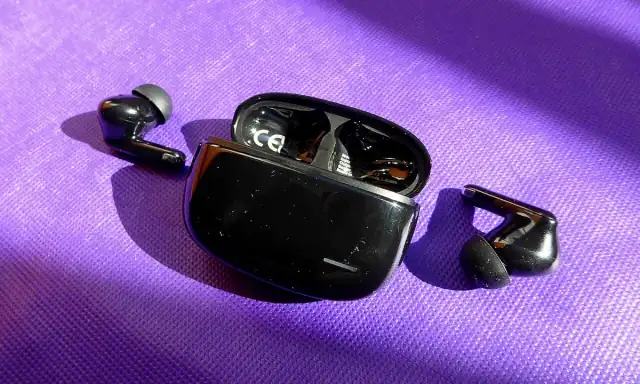 Earfun wireless black headphones, September 2024 02