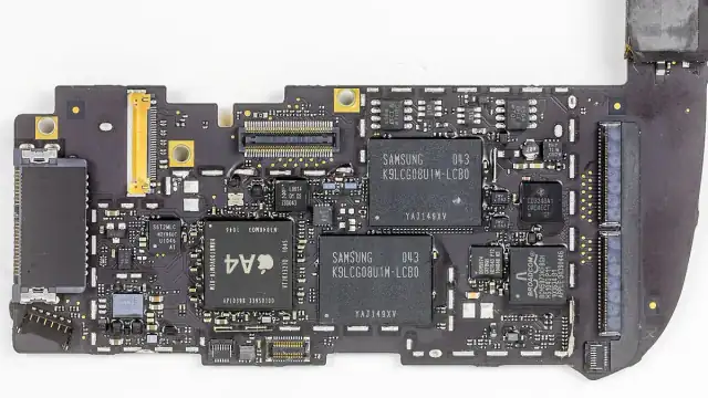 IPad, model A1337 logic board 3953