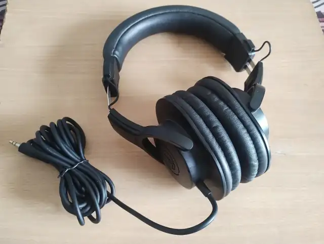 Audio Technica headphones 01
