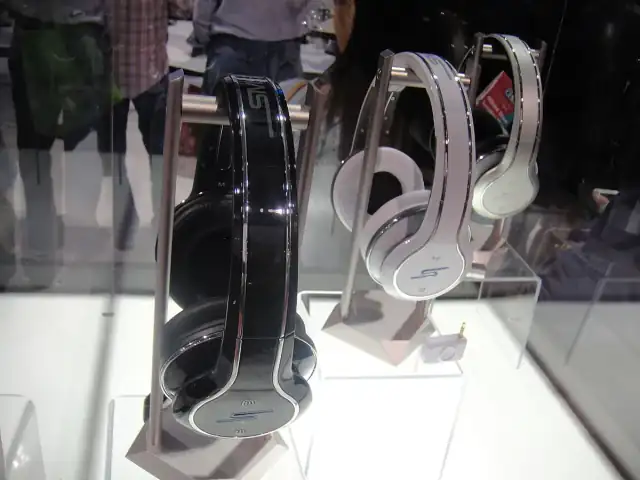 CES 2012   SMS Audio headphones (6937590363)