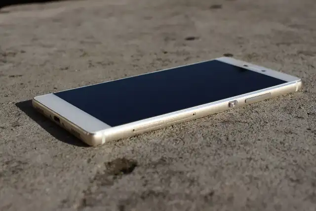 Huawei P8 smartphone (17161382542)