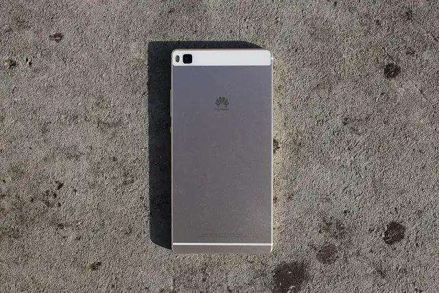 Huawei P8 smartphone (16975244078)