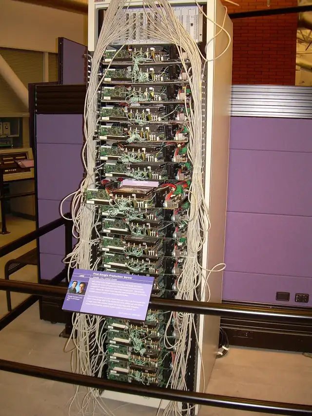Google's First Production Server (1999) rack Computer History Museum (2007 11 10 23.05.17 by Carlo Nardone)