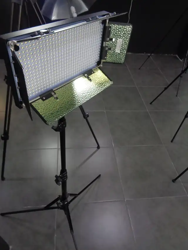 ( a Studio Lighting for Photography Photography equipment) camera stand with amazing light