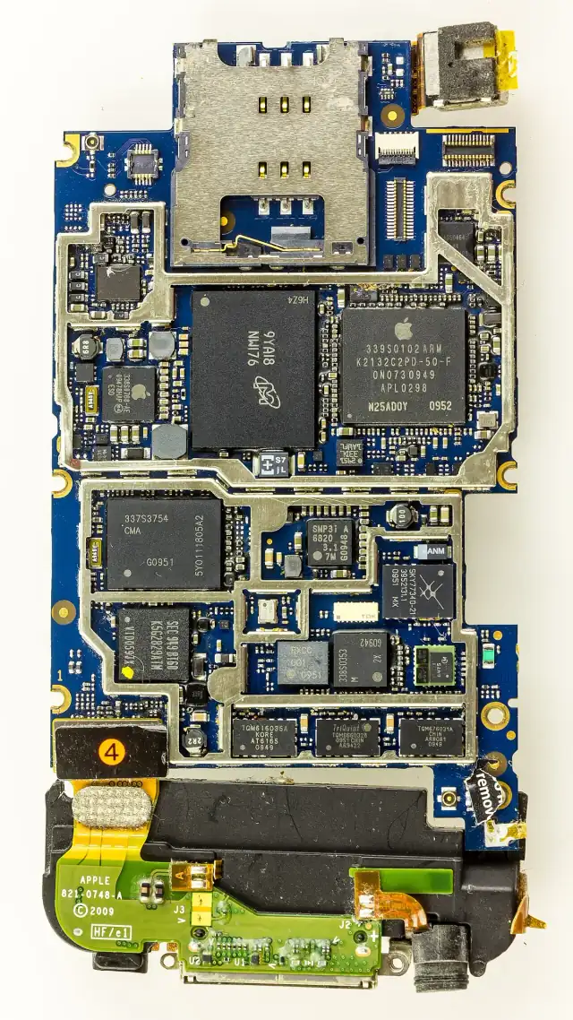 IPhone 3GS mainboard 9936