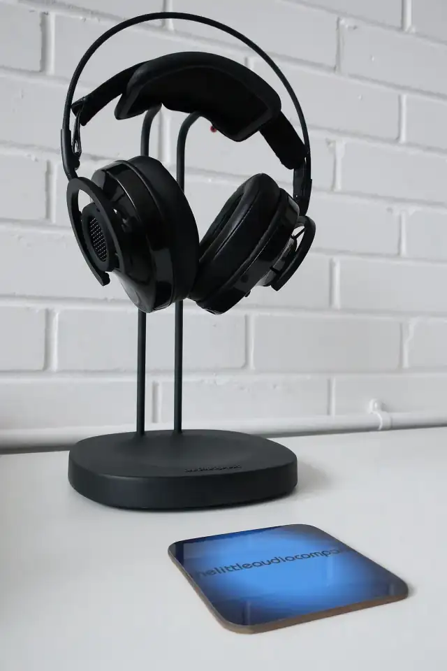 AudioQuest NightHawk Carbon headphones and Perch (33582571464)