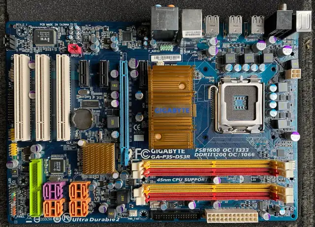 Gigabyte Mainboard GA P35 DS3R Rev 2.1 17974