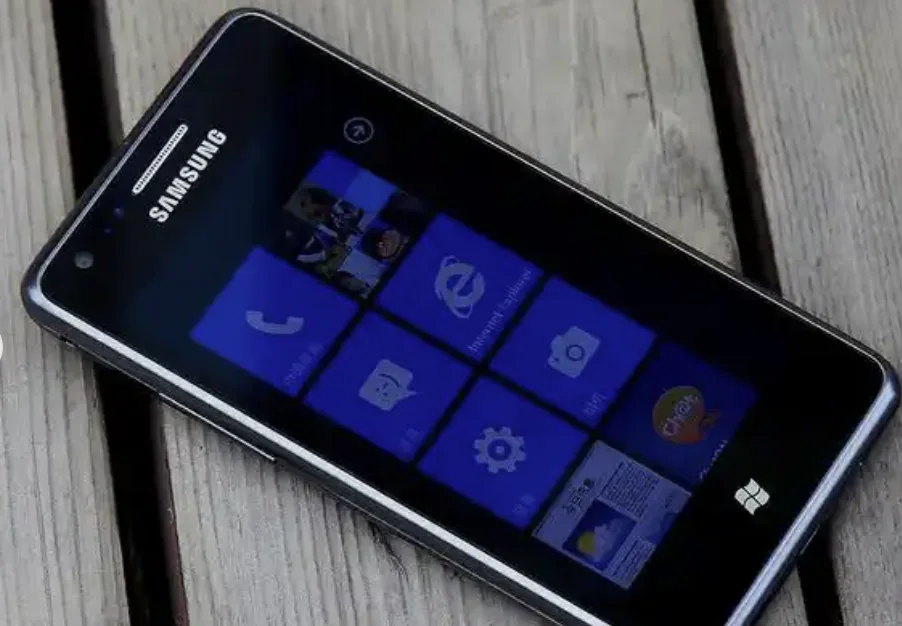 An older Samsung Windows Phone with a tile based home screen